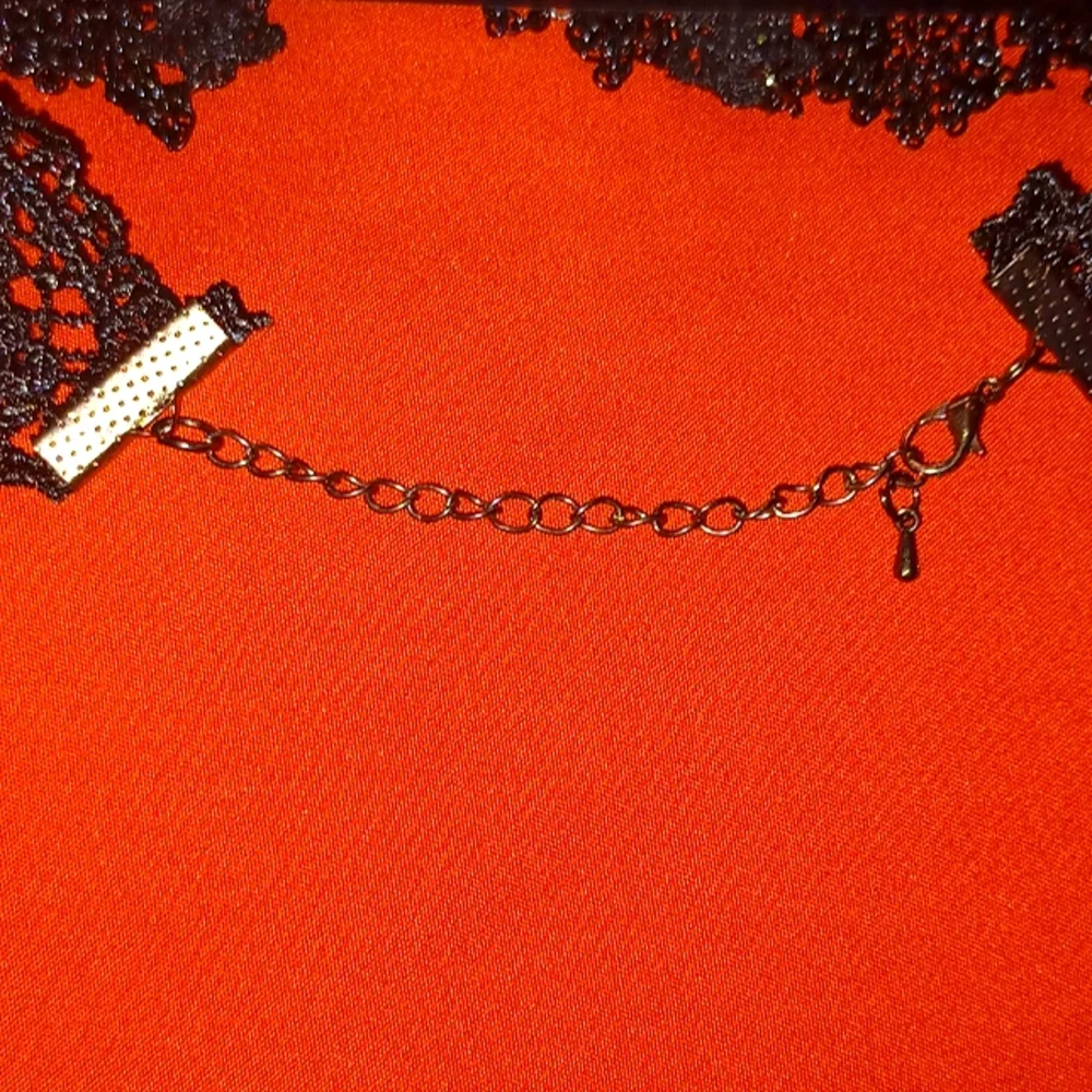 Black Lace Choker w/ Chain Link Embellishment OSFM - Picture 2 of 2